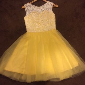 Pretty Yellow Dress!